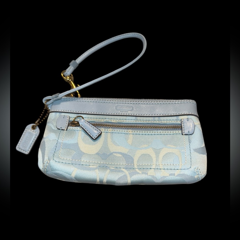 Womens Coach Baby Blue Signature C Wristlet with Leather Trim With HangTag RARE